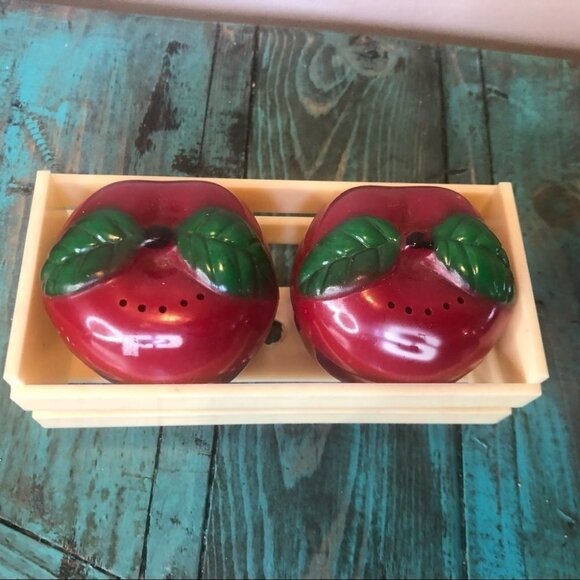 Vintage Apple Salt & Pepper Shakers Plastic - Picture 3 of 4